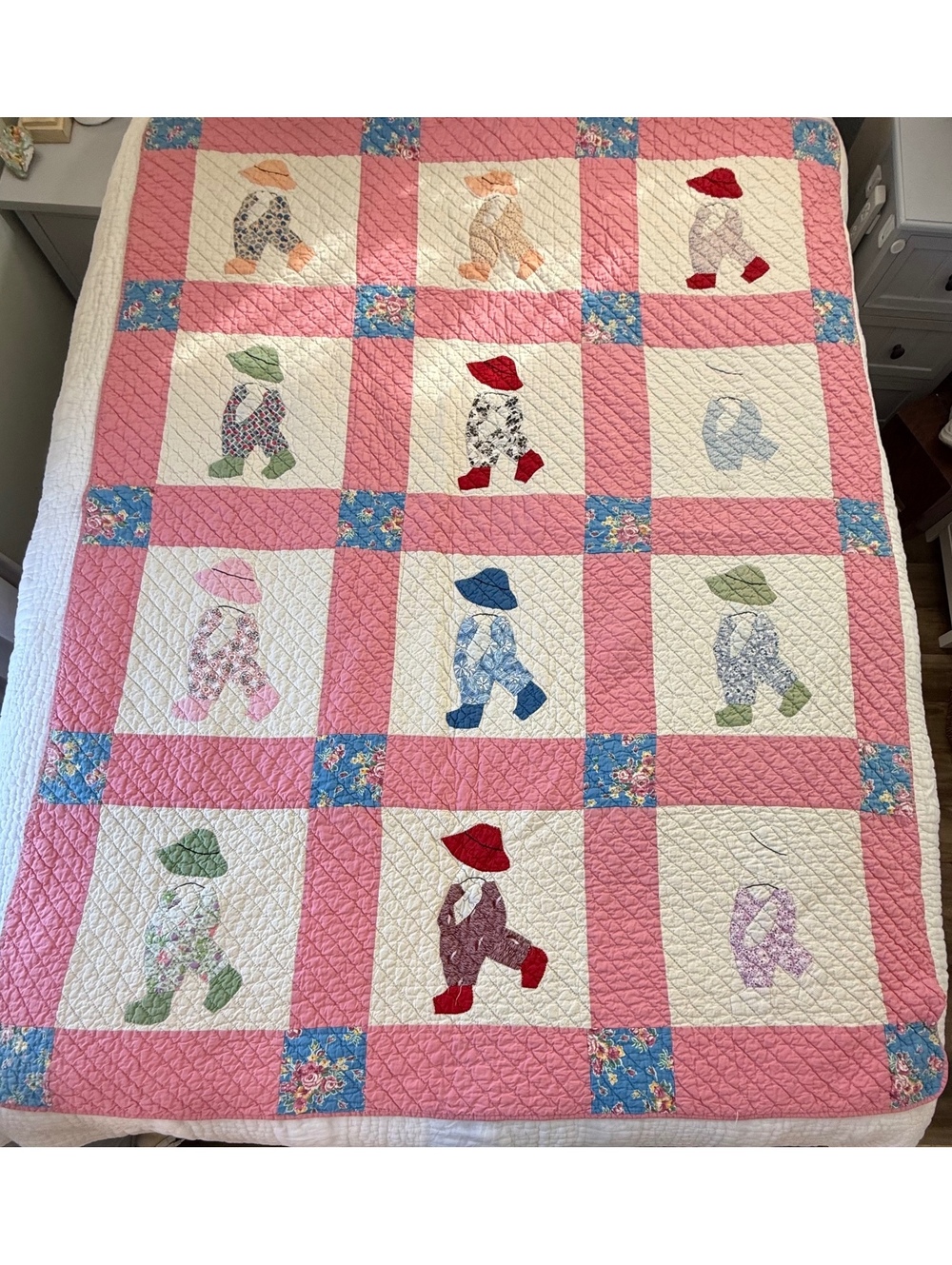 Vintage Hand Quilted Sunbonnet Sue Patchwork Cottagecore Quilt 55x75” (t&b4/177)
